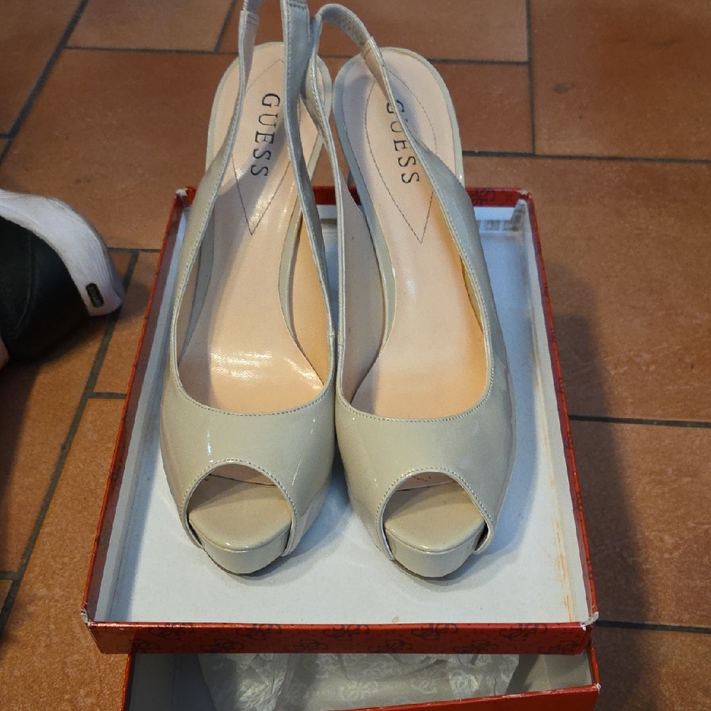 GUESS Alcott Cream Peep-Toe Slingback 5 " Heels